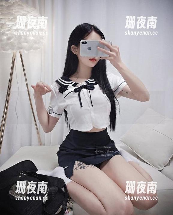 Aram(아람)日常cos：下班前的“厨房战士”进行中