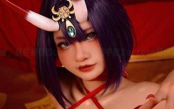 Azami，这位神奇的cos手，让美图中的Sucrose栩栩如生！