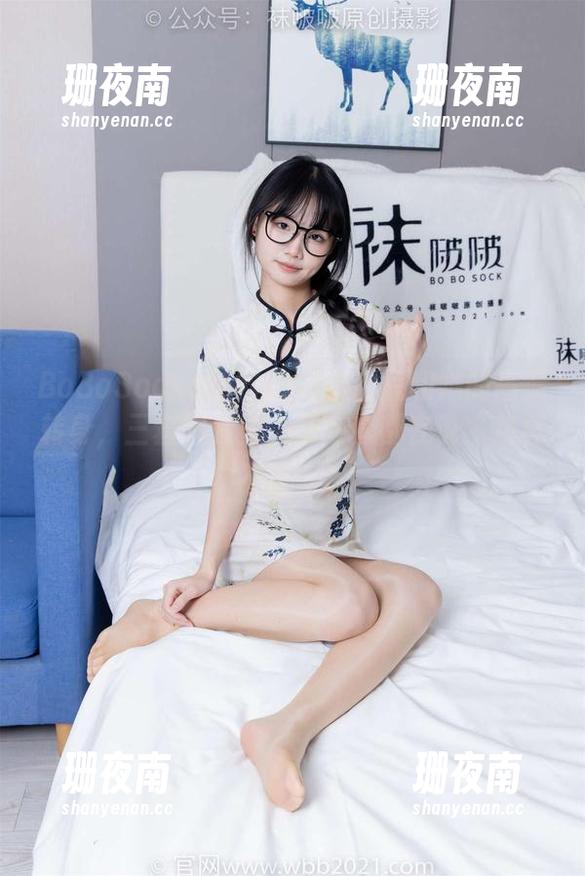 BoBoSocks袜啵啵-小甜豆 BoBoSocks袜啵啵 - 小甜豆和她的高清转身,三套服装里,每一套都在说“我真不错”。
