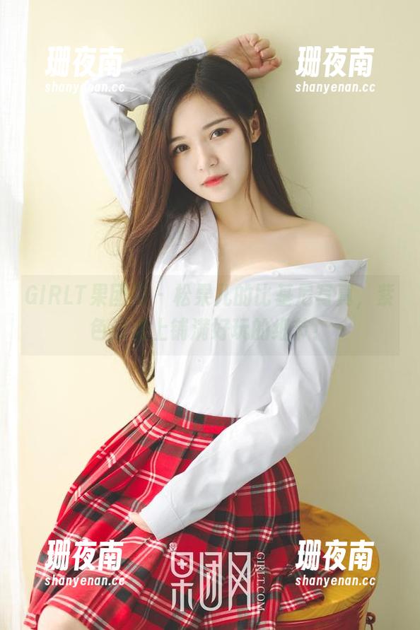 GIRLT果团网 - 松果儿的比基尼写真，紫色沙滩上铺满好玩的细节！