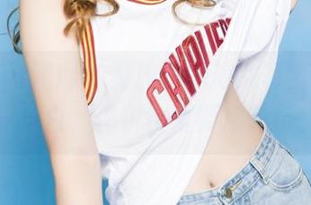 GIRLT果团网 – 莫雅琪的修女写真,看这一身白,偶尔也爱耍点花招!
