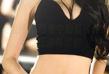 GIRLT果团网 – 图集中的陈诗诗:泳衣下的腼腆与欢快