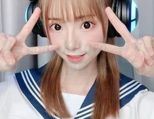 链接制服与私拍,Kitaro_绮太郎的美图为何总让人停留眉目之间。