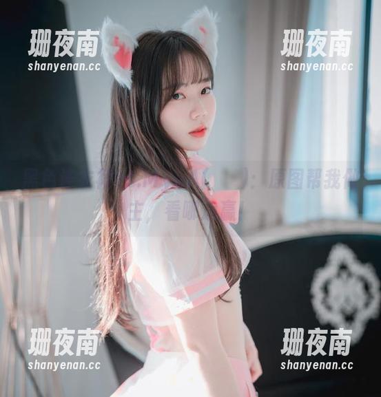 黑色连衣裙vs.MyuA(뮤아)：原图帮我做主，看哪边赢！
