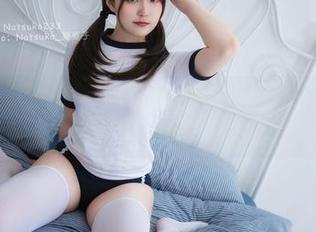 Natsuko夏夏子这次换上比叡泳装,我觉得可以认定为碧蓝航线的全新官网宣传。