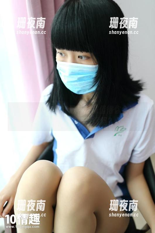 ROSI：这条长筒黑色丝袜值得你全套下载——准备好收藏吗？