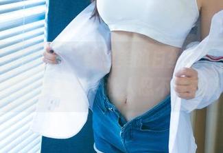UGirls尤果网 – 韩恩美的白丝图包,究竟是羞涩还是挑逗,让人忍不住想赏析!