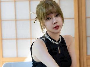XINGYAN星颜社 – 李丽莎的自拍写真集：高清到可以当壁纸，刷屏一整天！