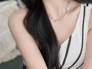 Xiuren秀人网 – 一不小心，优琪琪子yuki的校园写真文案被“戏剧化”了，想看美图还是想听段子？