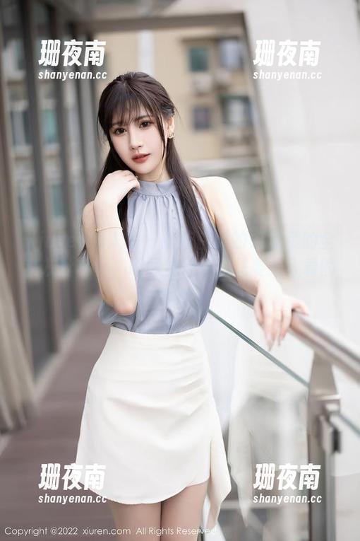 Xiuren秀人网-吃白菜的vi菜菜 Xiuren秀人网 - 看吃白菜的vi菜菜的全套灰丝写真,瞬间觉得这腿是要给人看的吗?
