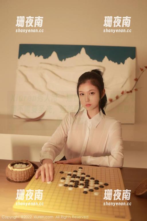 Xiuren秀人网-姗姗就打奥特曼 Xiuren秀人网 - 姗姗就打奥特曼的连衣裙不需要圣光,连美图也不一样,典型的撩人术嘛!