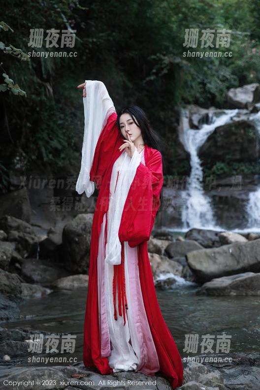 Xiuren秀人网-小纯子 Xiuren秀人网 - 在小纯子的作品中,温柔得让人怀疑人生的观看体验