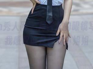 Xiuren秀人网 – 月酱儿的眼镜写真，让我感叹谁是神仙小姐姐