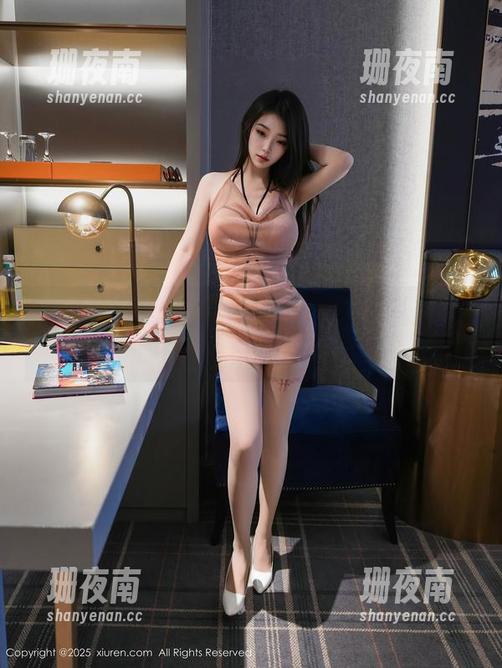 Xiuren秀人网-潘多拉哦 Xiuren秀人网 - 潘多拉哦的校服写真,心中没有波动的你真绝