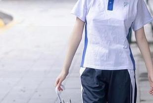 Xiuren秀人网 – 趁热拿铁latte的校园大冒险:走到哪拍到哪,还有免费写真哦!