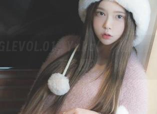 捧着ROGLEVOL.01，Yuka(유카)的私房图集到底有多撩？