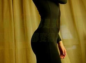 pans - 都说壁纸都是美图，但淘淘的长腿让一切都变得不平凡。