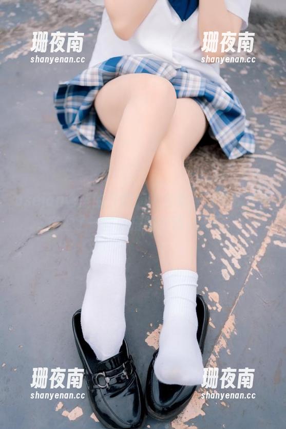 usejan蓝蓝 usejan蓝蓝的齐帽旗袍全集,看着我竟然产生了一些穿搭的冲动,真怪。