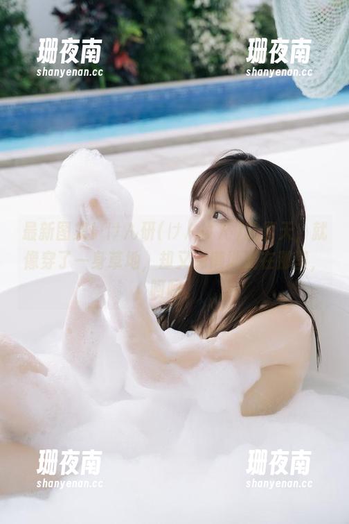 最新图集！けん研(けんけん)的夏天，就像穿了一身草地，却又懒懒地躺在那里，呵呵。