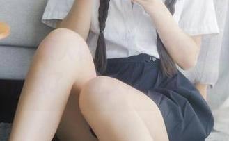 斜着一眼,双人秘书已经把不呆猫的美图爱意传达了,社交网络又要炸了!