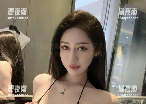 不爱笑的赛琳 微密圈 - 不爱笑的赛琳的泳装写真传达了“来海边嗨”的情绪,图片能不能让我晒成海胆?