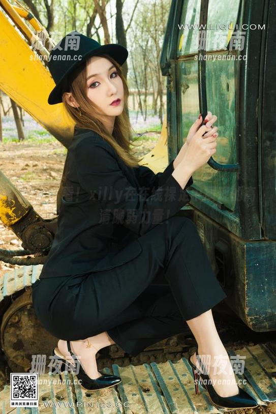 丽柜-xilly 丽柜 - 看!xilly在在线裸足中展现的高清脆弱力量!