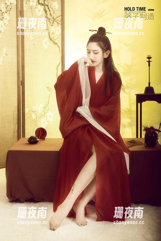 丽柜-安安 丽柜 - 深夜热门:安安的甜心写真集,下载这份诱惑,却又让人念念不忘。