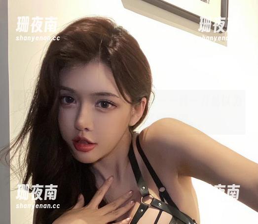于芷晴 微密圈 - 于芷晴的照片,裸足——我一开始以为是个手给踩了的沙子略略的。