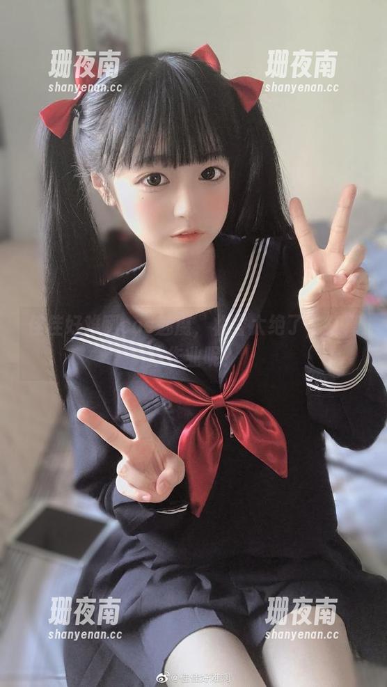 佳佳好难啊 佳佳好难啊cos魅魔,妆容太绝了,打算抄作业呢?