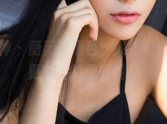 克拉女神 – 薇薇穿黑色，人生有没有比这更刺激的美图呢？