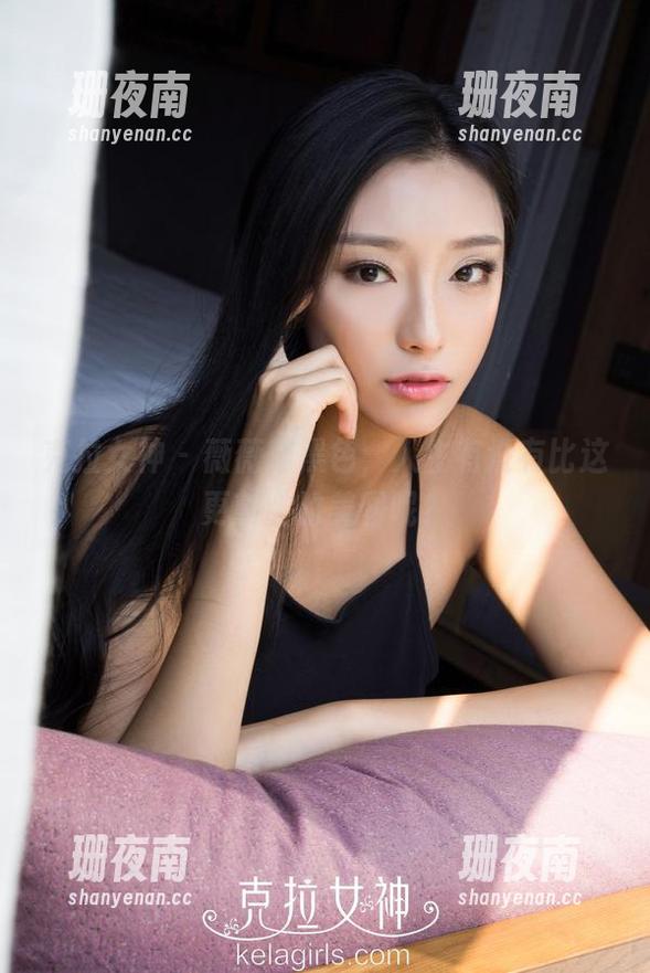 克拉女神 - 薇薇穿黑色，人生有没有比这更刺激的美图呢？