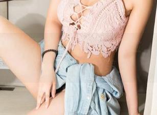 克拉女神 – 不同凡响的写真体验,最好看的还得是钟淇的美脚。