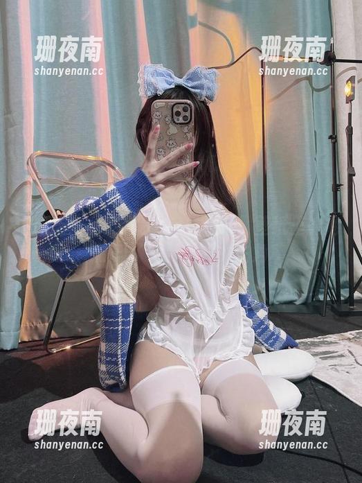 兔宝妮to 微密圈 - 兔宝妮to皮衣合集:壁纸里的她像极了电影里的女主角