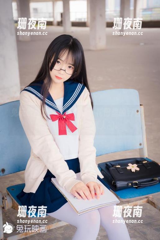 兔玩映画 兔玩映画黑猫妹妹合集:花田里的野性,但…她的眼神是迷人的。