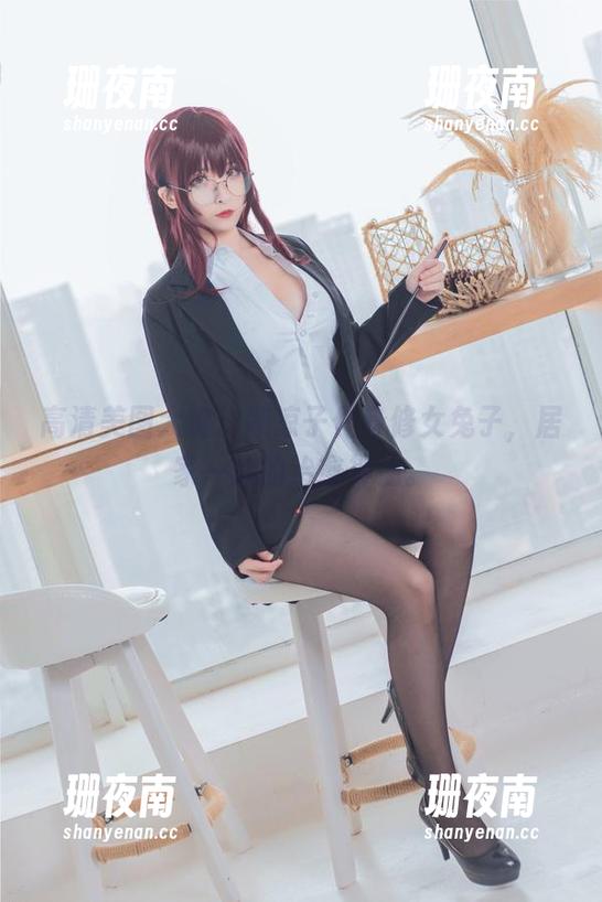 凉凉子 高清美图大赏:凉凉子化身修女兔子,居家一族的治愈神仙。