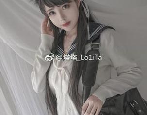 看塔塔_Lo1iTa如何演绎索尼子，原图里满满的俏皮感。