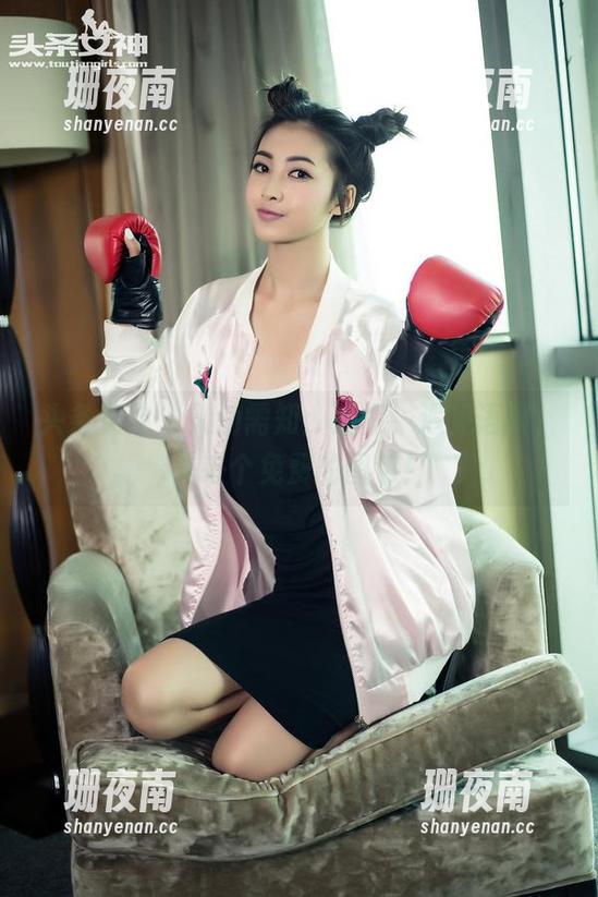 头条女神-语溪 头条女神 - 入池需知:别慌,遇见语溪,先来个免费的图包!