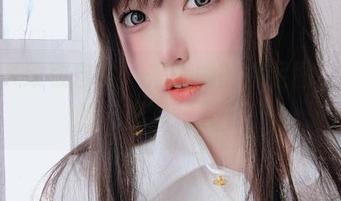 女主K致敬自然:来张她的裸足图,看她的‘脚’行天下!