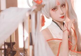 最新图集来了,奶狮不咬人穿上制服,那气场真是不容小觑。