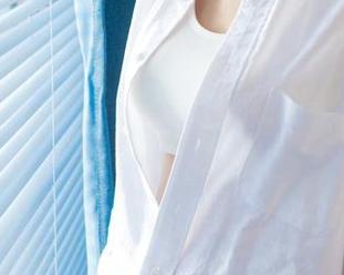 尤果网 – 不只是穿衣服,王语纯的制服资源让我想多了