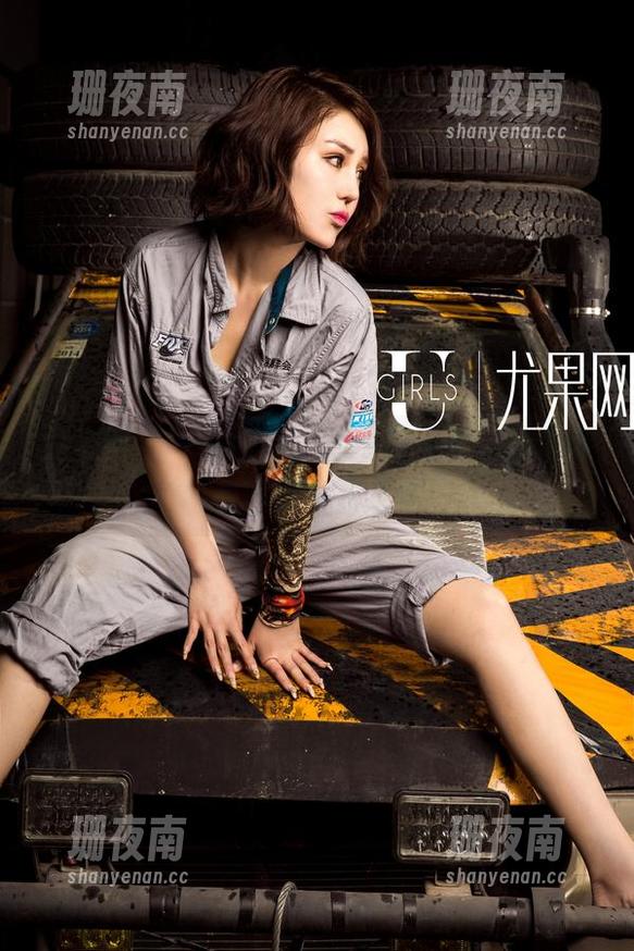 尤果网-研依 尤果网 - 一件校服变成高清图集,研依可是下狠功夫了呀