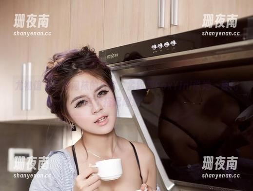 尤物馆-孟狐狸FoxYini 尤物馆 - 全套网袜的日常,孟狐狸FoxYini说她一直用这个搭配增添气场!