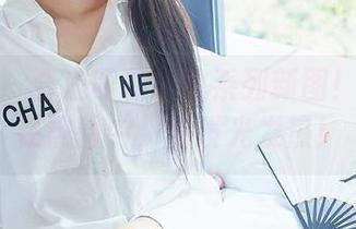 尤蜜荟 – 合法萝莉黑色系列新图!原图躲在黑暗中,却发光发热!