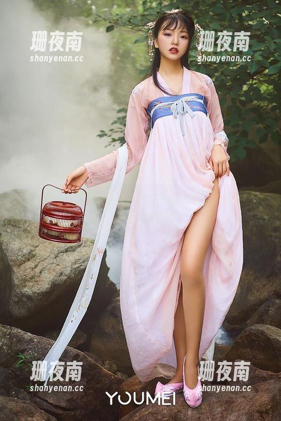 尤蜜荟-白子嫣 尤蜜荟 - 免费图包,让白子嫣的吊带给你大开眼界吧!