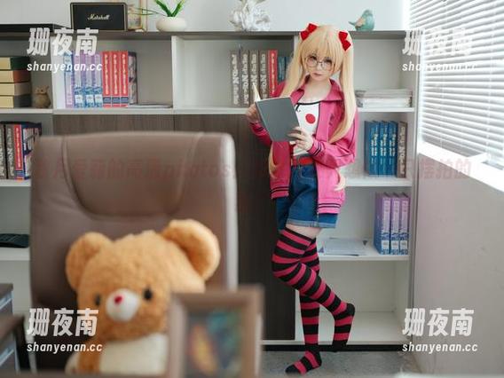 幼水铃衣 秋月爱莉的高清photos:幼水铃衣只想做一只摆拍的猫!
