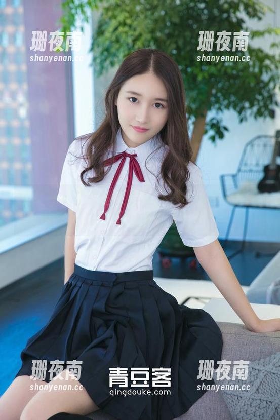 推女神 - 快来瞧王语纯如何用泳衣美图合集称霸夏日泳池！
