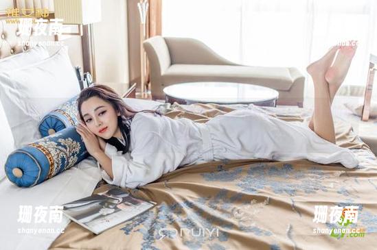 推女神-程彤颜 推女神 - 程彤颜的教室写真,看着就觉得像是在翻阅一本特别的年鉴。