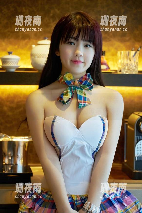 推女郎-何奕恋 推女郎 - 摄影师快来,何奕恋的套装和高清原图已经冲击了我的审美底线!