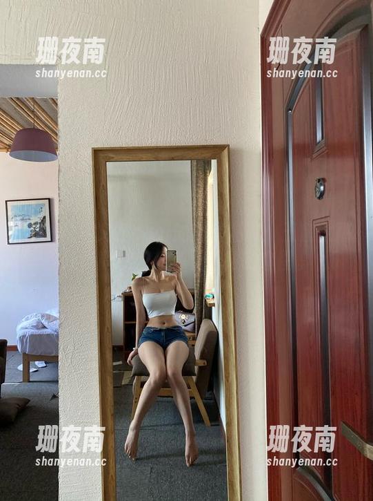 文茜cool 微密圈 - 文茜cool的浴室私享:五官太精致,真让人想多看两眼的套图。