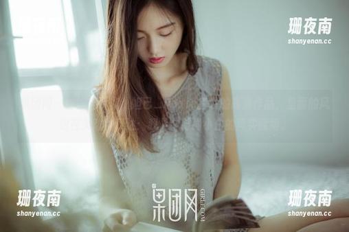 果团网-妲己_Toxic 果团网 - 偷偷告诉你,妲己_Toxic套装的高清作品,里面的风也在灵动地表达:我是个时尚小白的真实翻版。